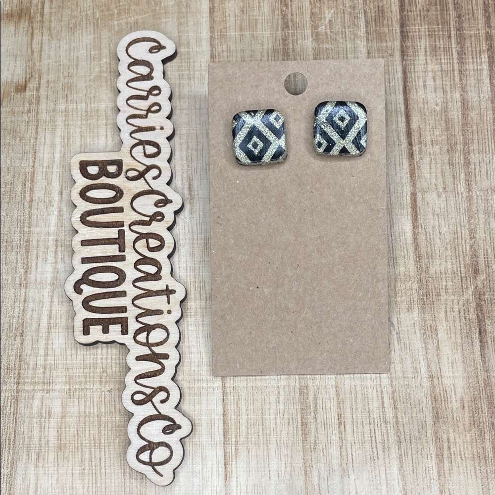 Geometric Pattern Square Stud Earrings - Black & Gold